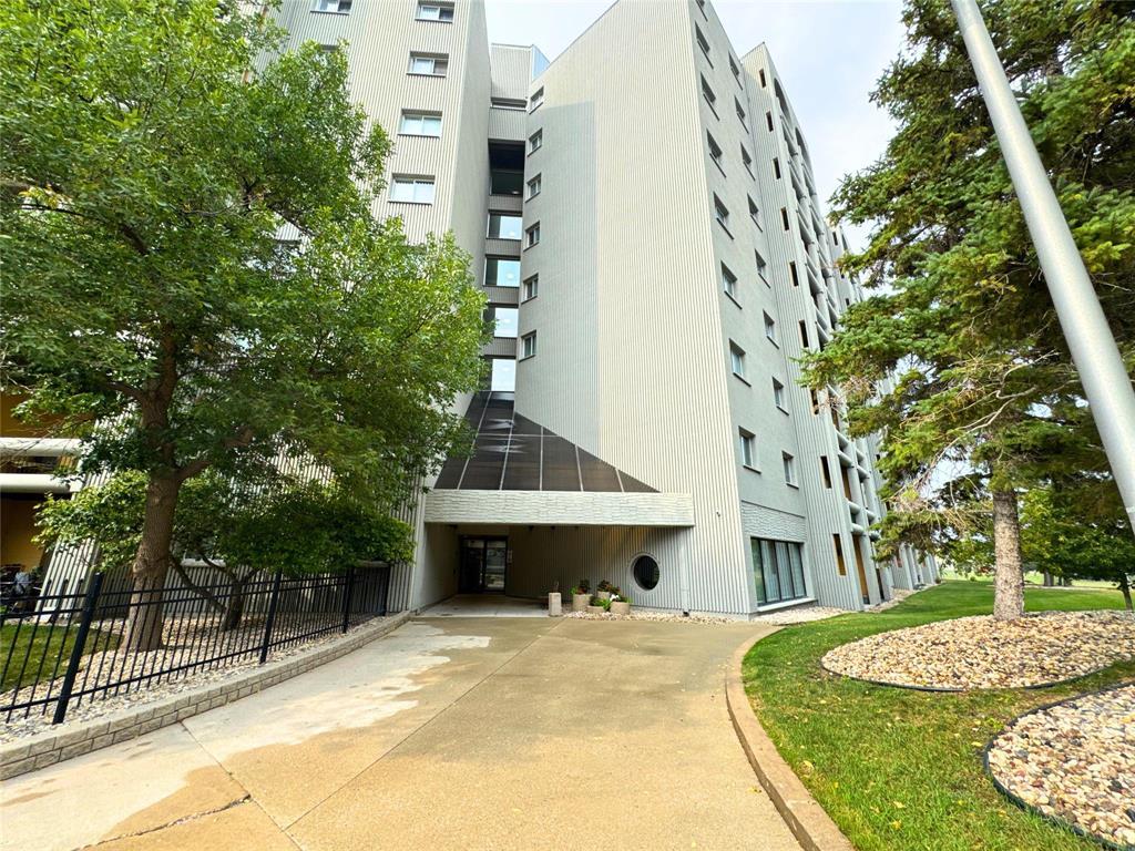 Photo 2 of 112 3000 Pembina Highway, Winnipeg MB