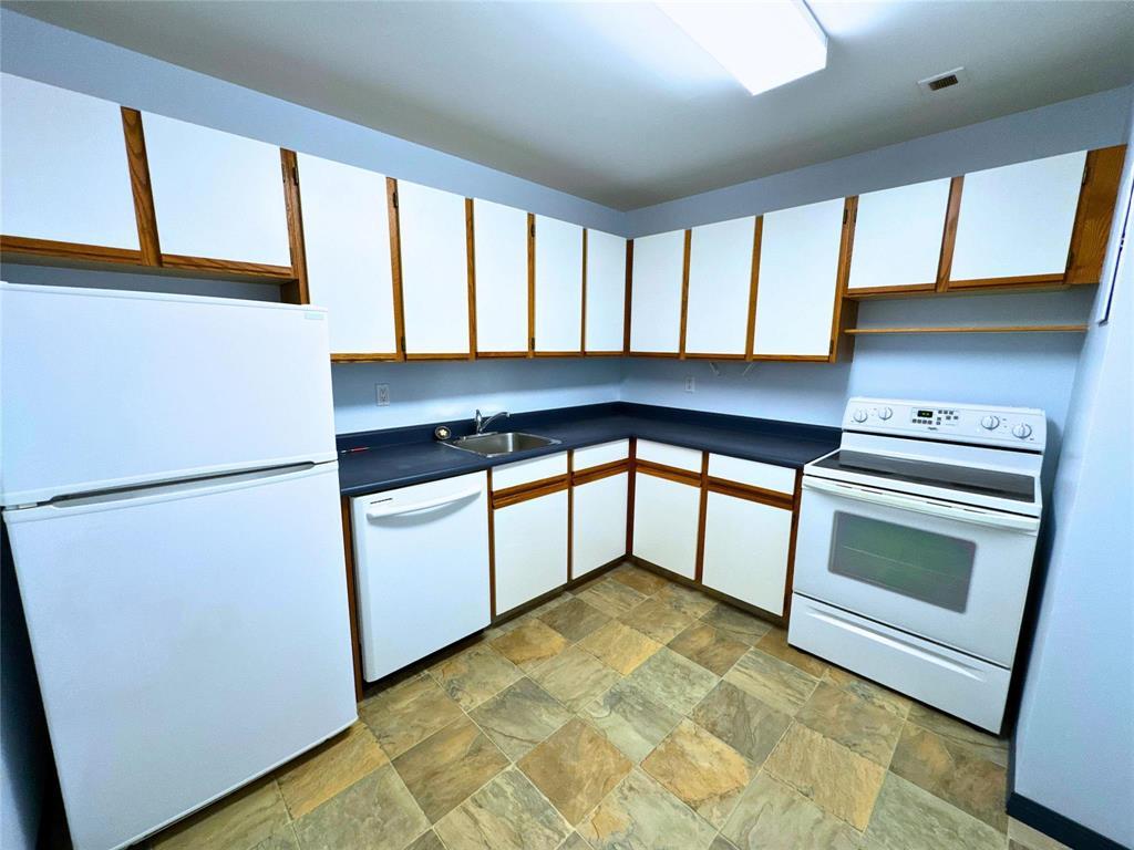 Photo 17 of 112 3000 Pembina Highway, Winnipeg MB