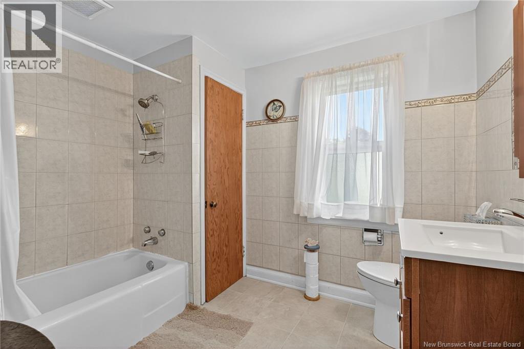 Photo 16 of 206 Mclaughlin Drive, Moncton NB