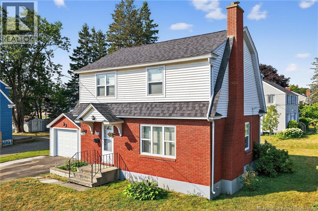 Photo 2 of 206 Mclaughlin Drive, Moncton NB