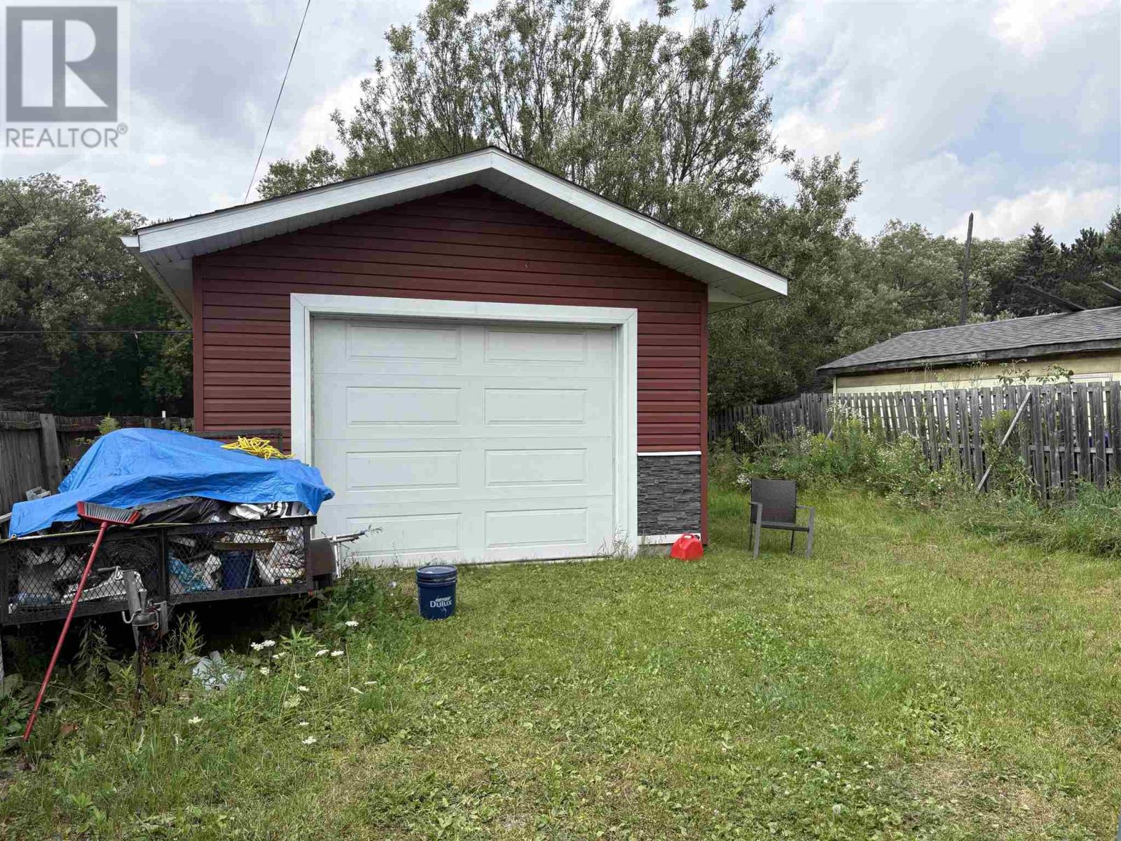 Photo 3 of 229 Glasgow Ave, Sault Ste Marie ON