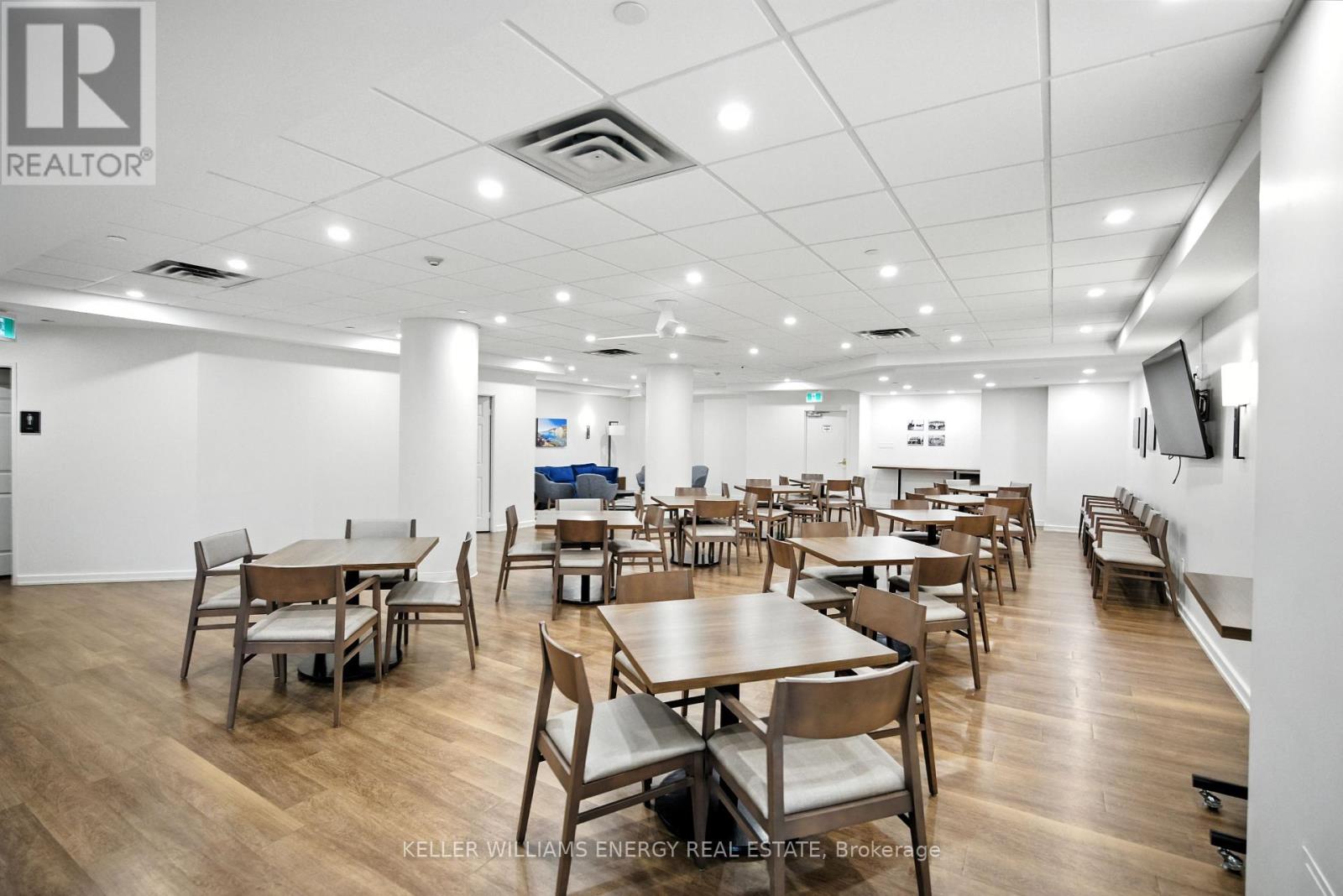 Photo 6 of 1107 3231 Eglinton Avenue E, Toronto ON
