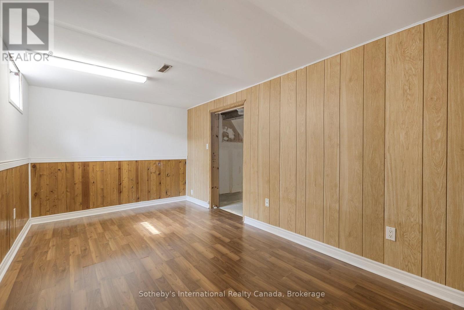 Photo 23 of 26 Christie Crescent, Barrie ON