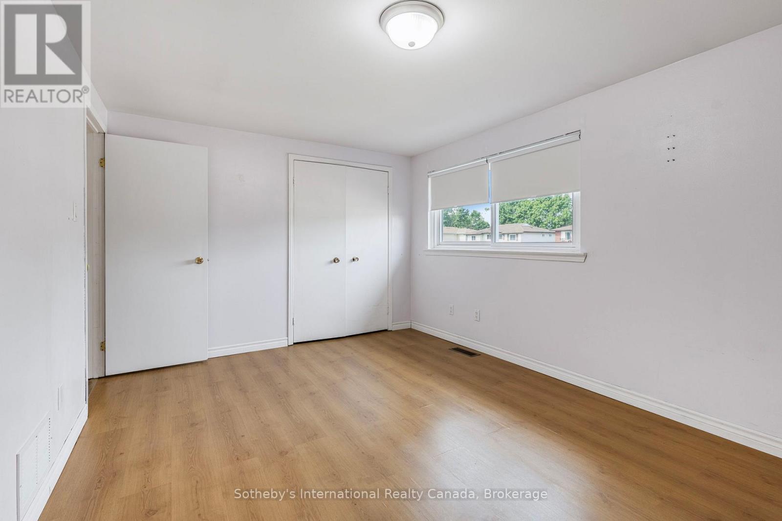 Photo 14 of 26 Christie Crescent, Barrie ON