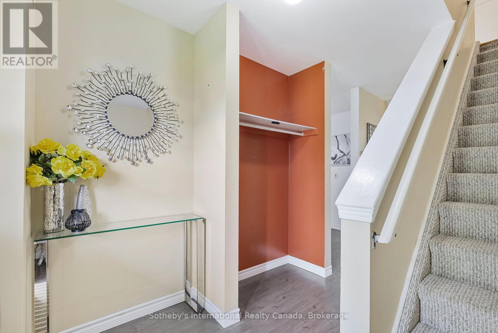 Photo 16 of 26 Christie Crescent, Barrie ON