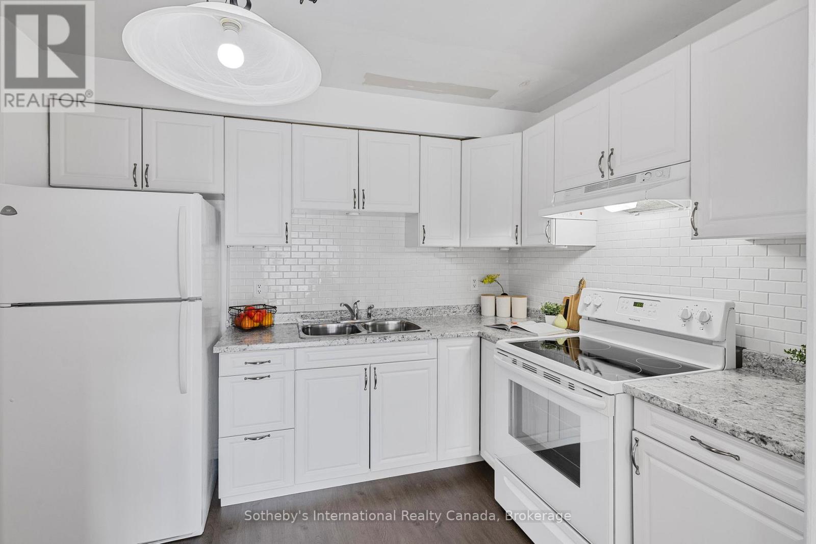 Photo 22 of 26 Christie Crescent, Barrie ON