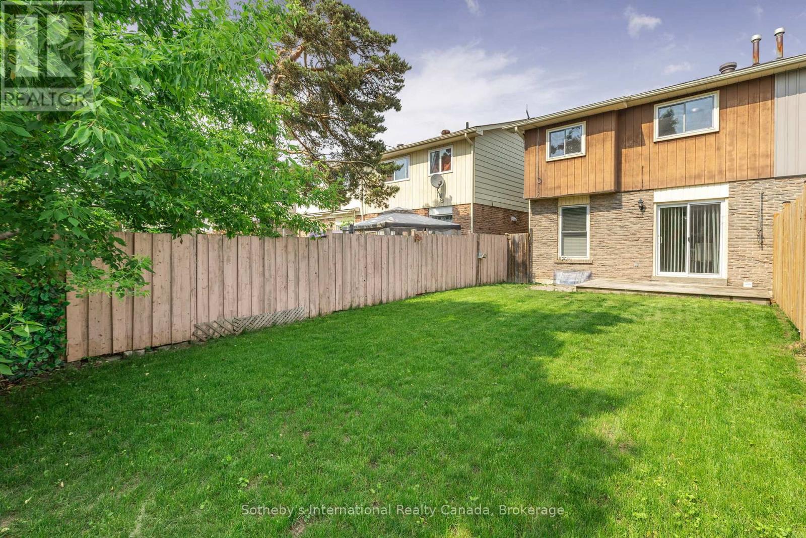 Photo 32 of 26 Christie Crescent, Barrie ON
