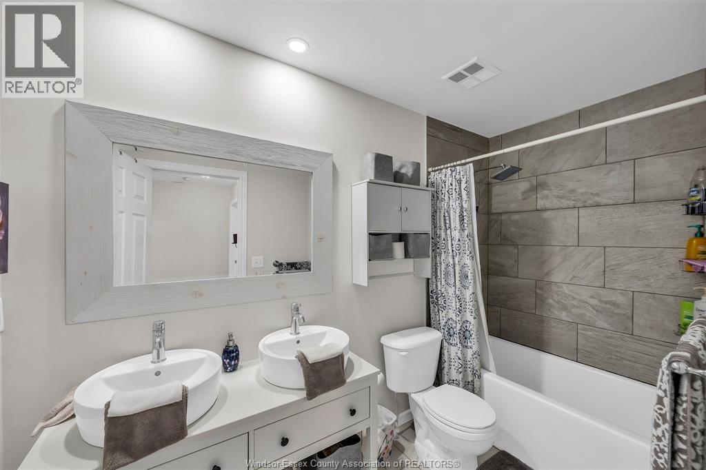 Photo 25 of 1210 Monty Avenue, Lasalle ON