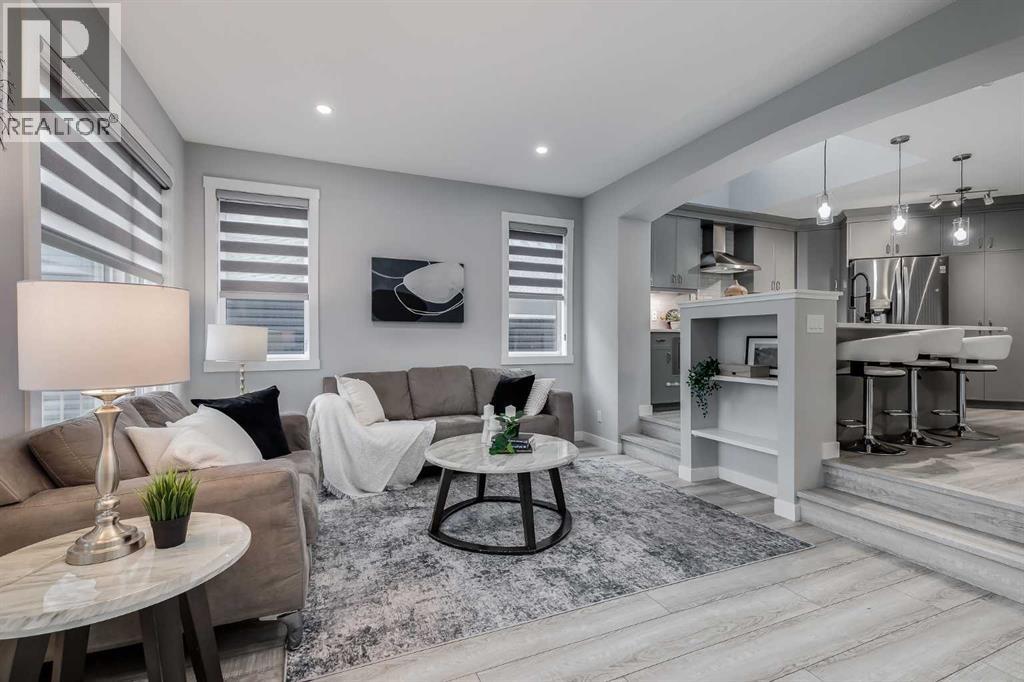 Photo 2 of 1037 Chinook Gate Heath Sw, Airdrie AB
