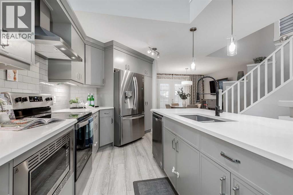 Photo 7 of 1037 Chinook Gate Heath Sw, Airdrie AB
