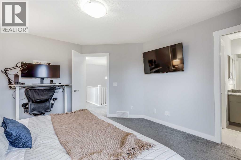 Photo 16 of 1037 Chinook Gate Heath Sw, Airdrie AB
