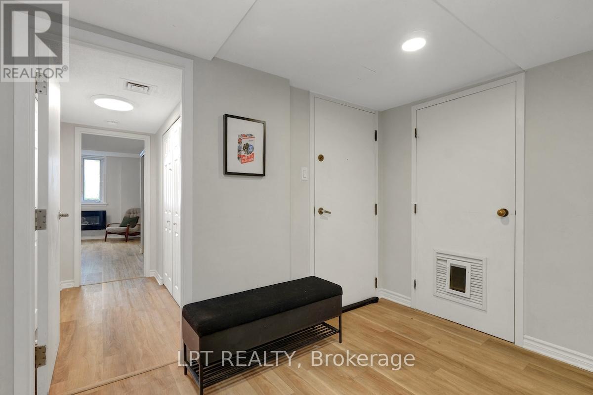 Photo 15 of Ph 3 18 Nepean Street, Ottawa ON