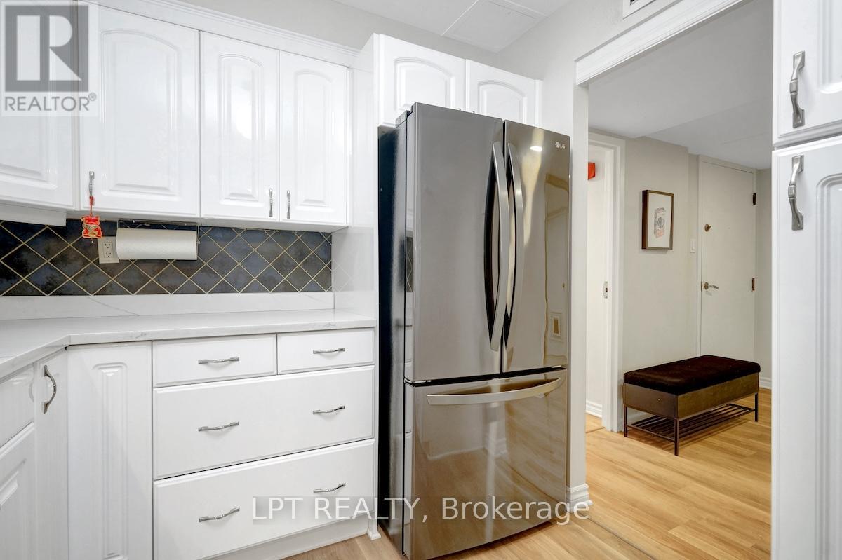 Photo 21 of Ph 3 18 Nepean Street, Ottawa ON
