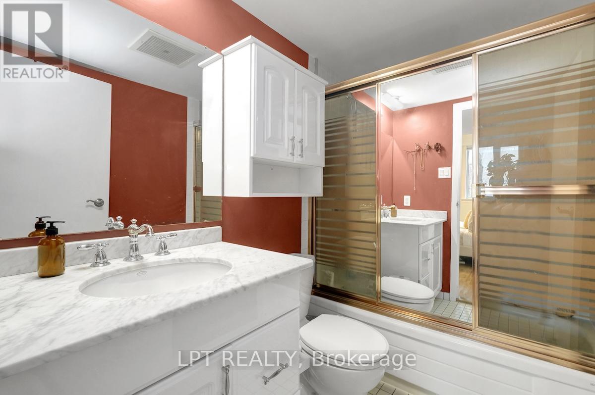 Photo 19 of Ph 3 18 Nepean Street, Ottawa ON