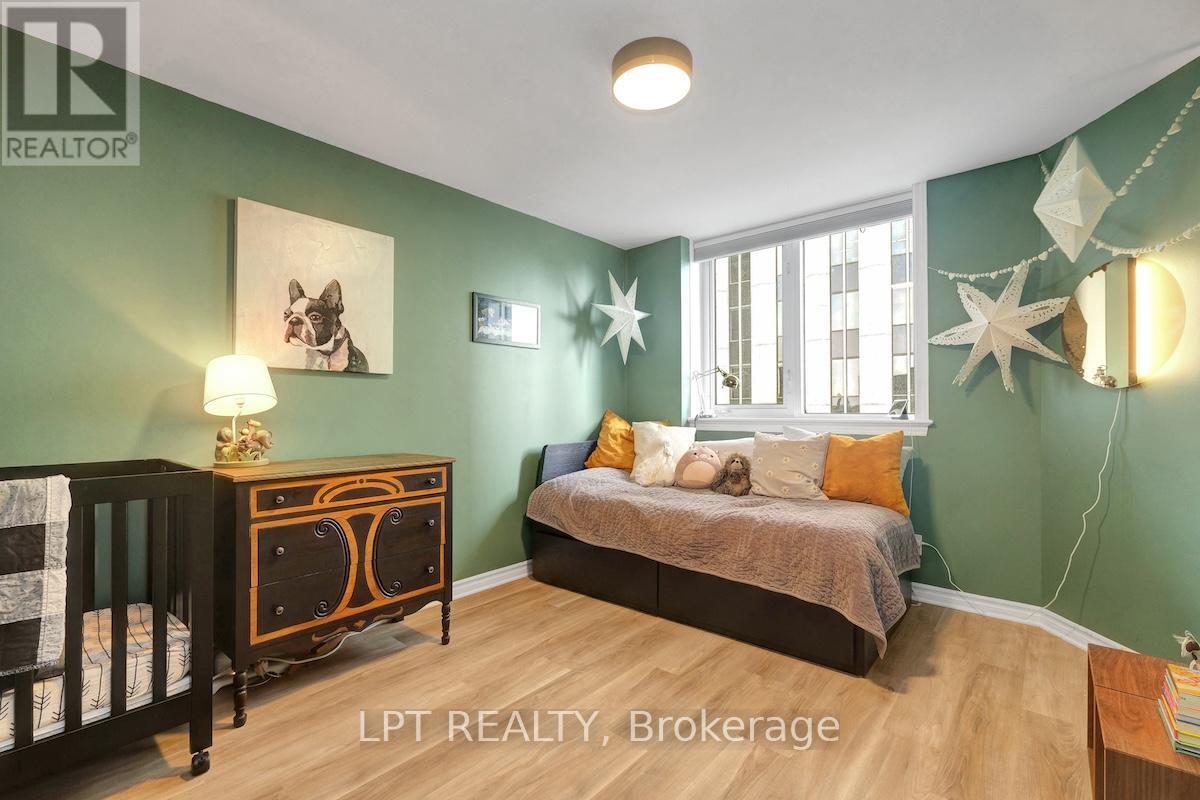 Photo 6 of Ph 3 18 Nepean Street, Ottawa ON