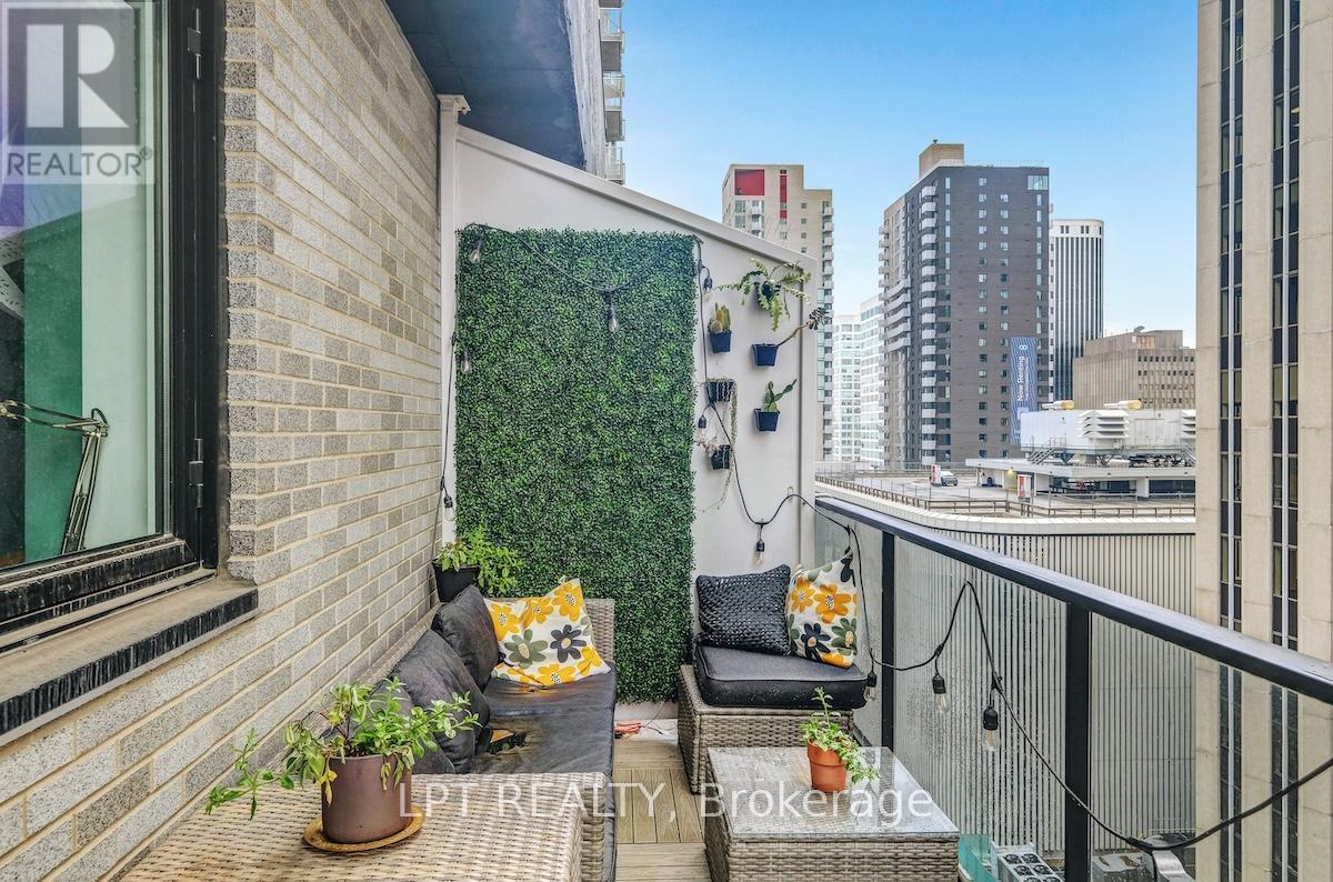 Photo 2 of Ph 3 18 Nepean Street, Ottawa ON