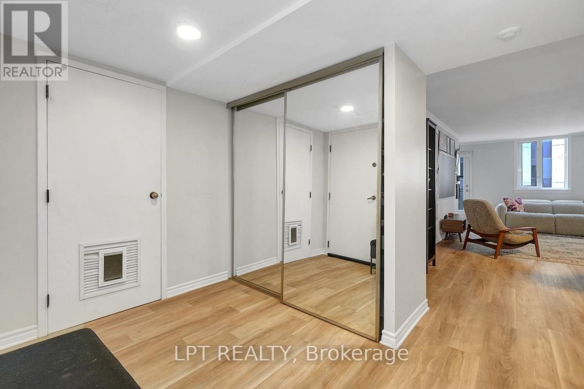 Photo 14 of Ph 3 18 Nepean Street, Ottawa ON