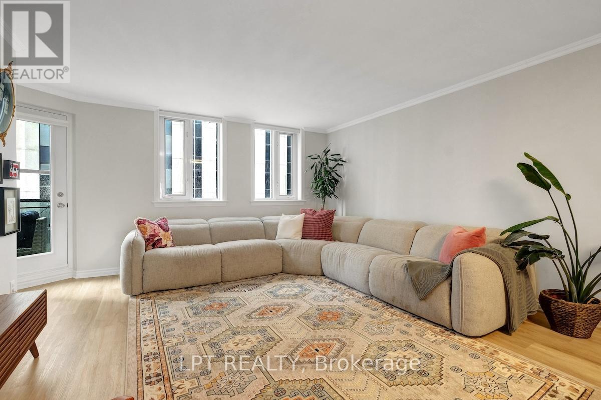 Photo 25 of Ph 3 18 Nepean Street, Ottawa ON