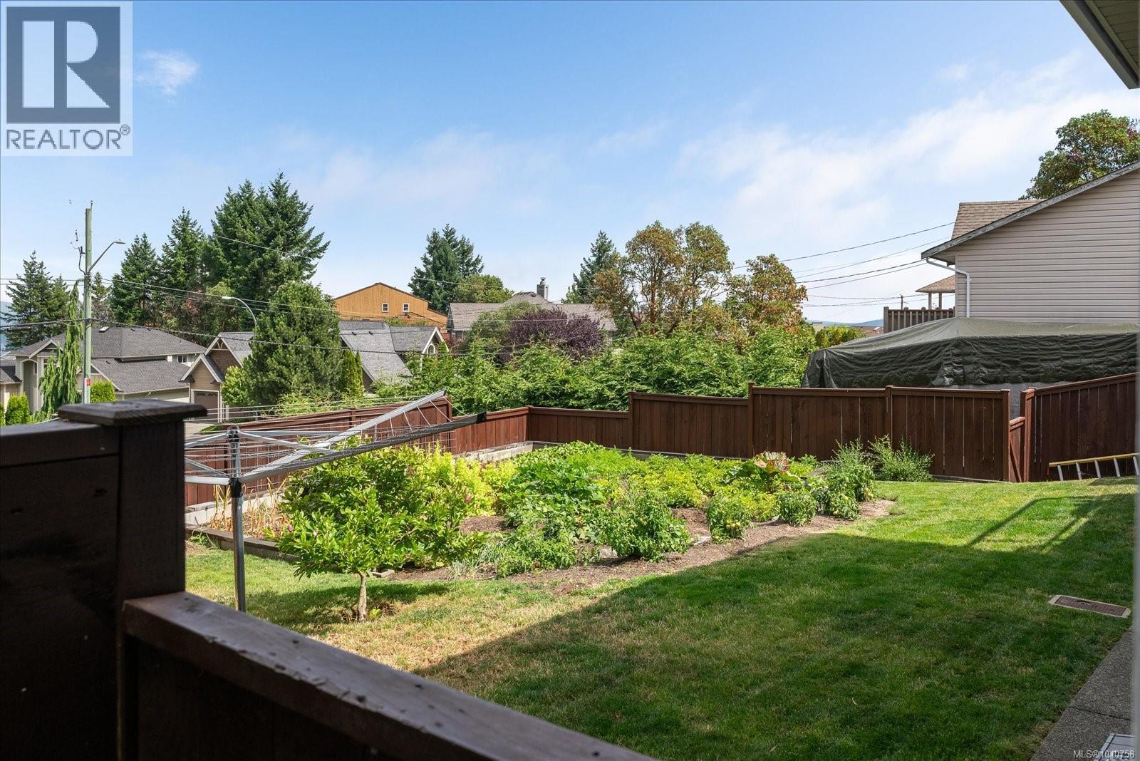 Photo 13 of 372 Cariboo Dr, Nanaimo BC