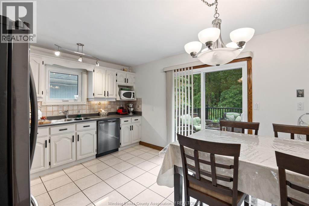 Photo 16 of 2188 Amy Lynn Park, Windsor ON