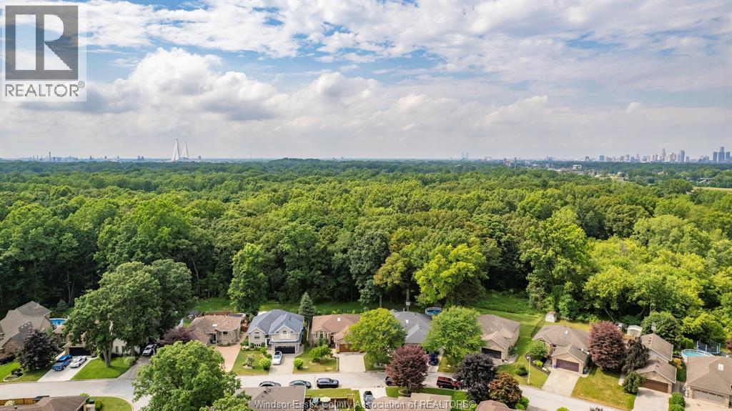 Photo 5 of 2188 Amy Lynn Park, Windsor ON