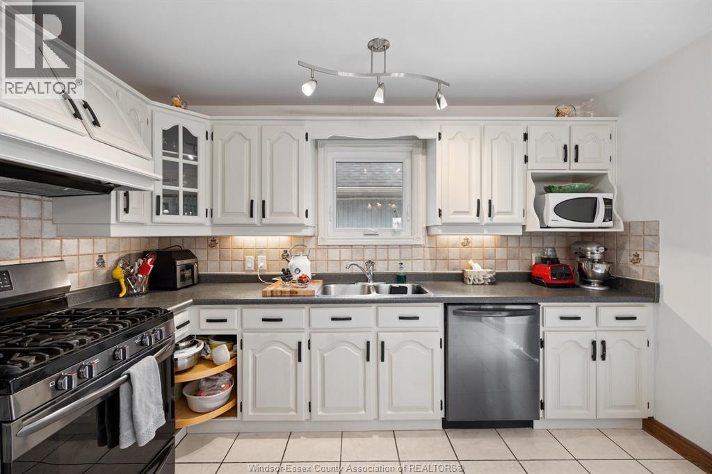 Photo 17 of 2188 Amy Lynn Park, Windsor ON