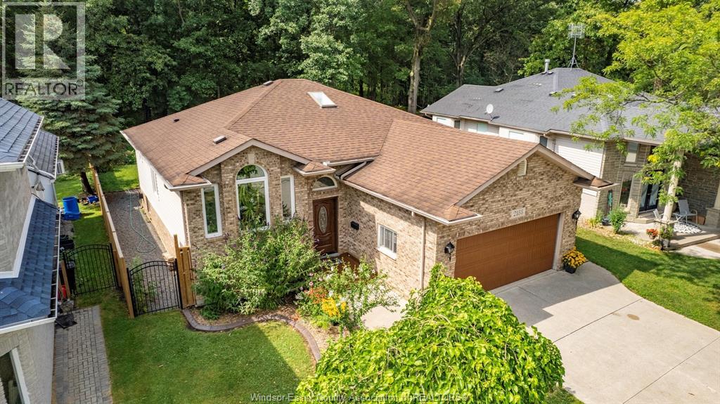 Photo 2 of 2188 Amy Lynn Park, Windsor ON
