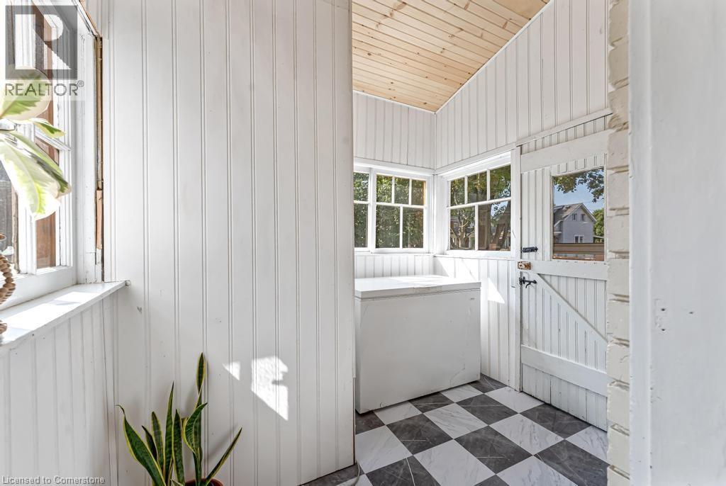 Photo 43 of 47 Eagle Avenue, Brantford ON