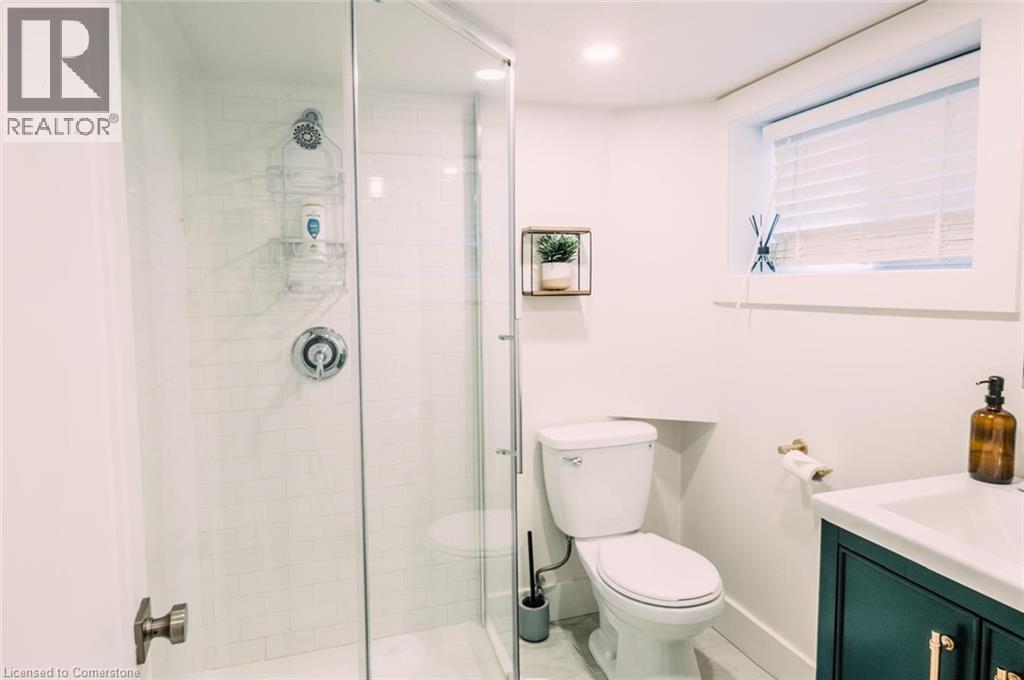 Photo 16 of 47 Eagle Avenue, Brantford ON