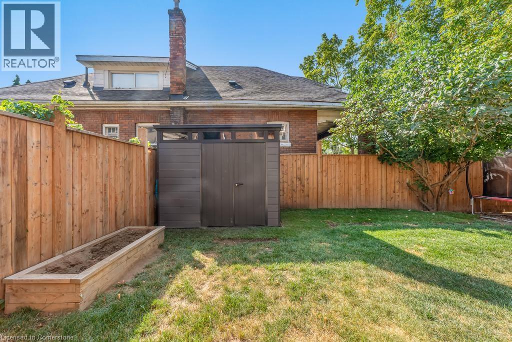 Photo 41 of 47 Eagle Avenue, Brantford ON