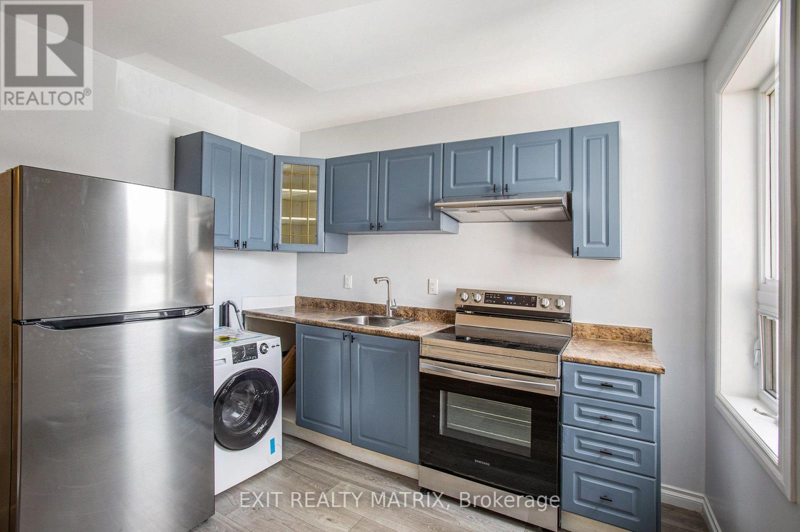 Photo 9 of 2 258 Park Street, Ottawa ON