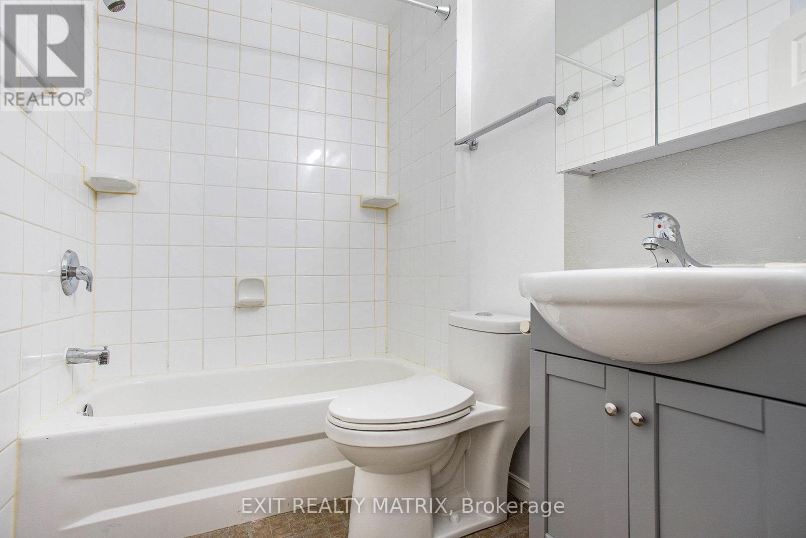 Photo 2 of 1 256 Park Street, Ottawa ON