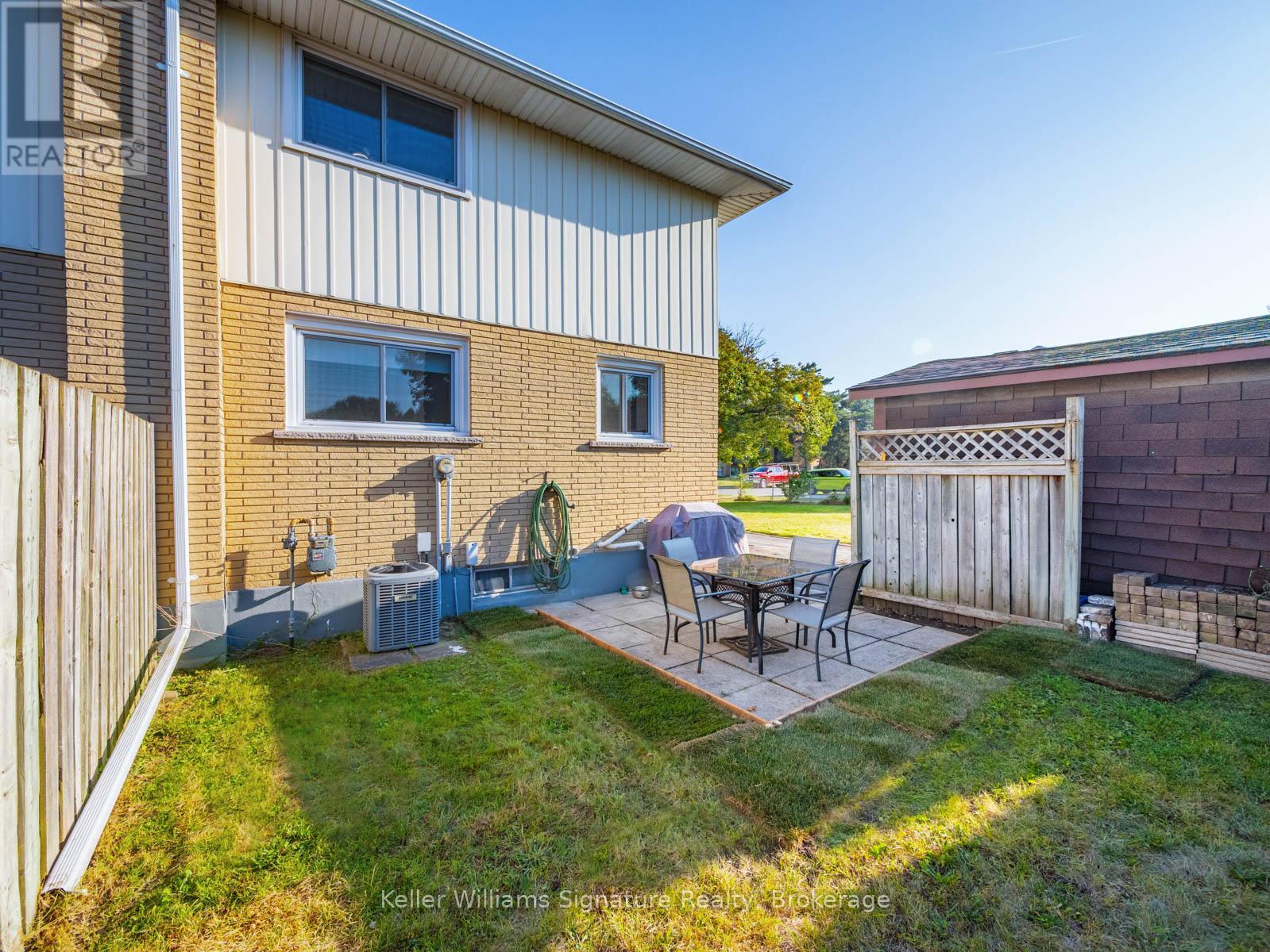 Photo 27 of 153 Dudhope Avenue, Cambridge ON