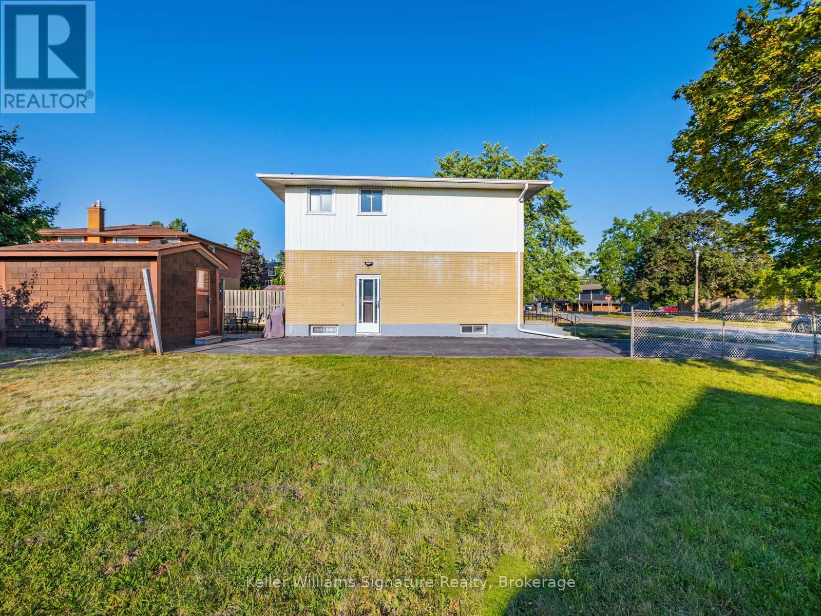 Photo 24 of 153 Dudhope Avenue, Cambridge ON