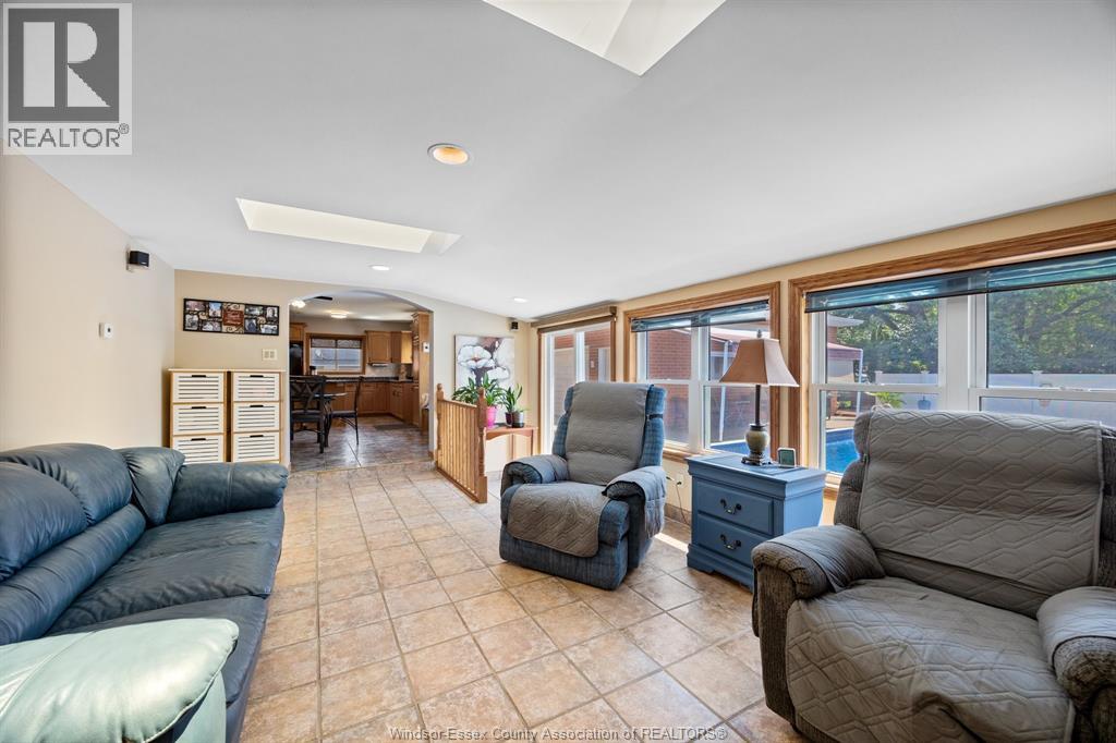Photo 15 of 221 Pickering, Amherstburg ON