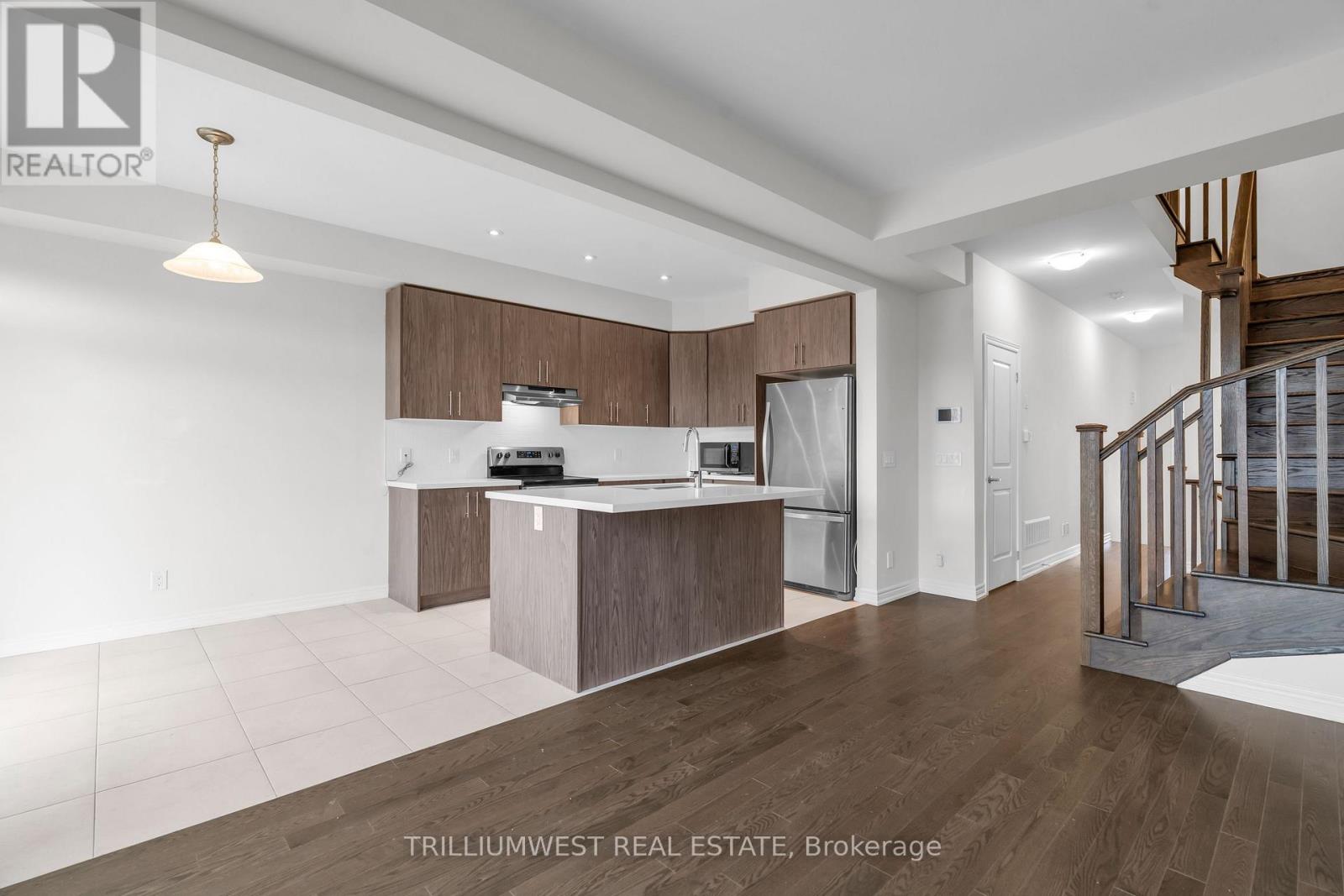 Photo 28 of 74 Reistwood Drive, Kitchener ON