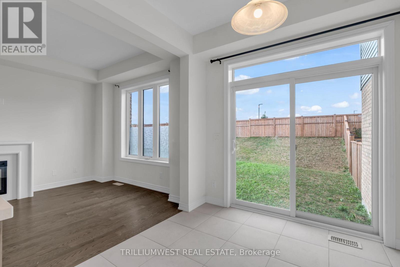 Photo 41 of 74 Reistwood Drive, Kitchener ON