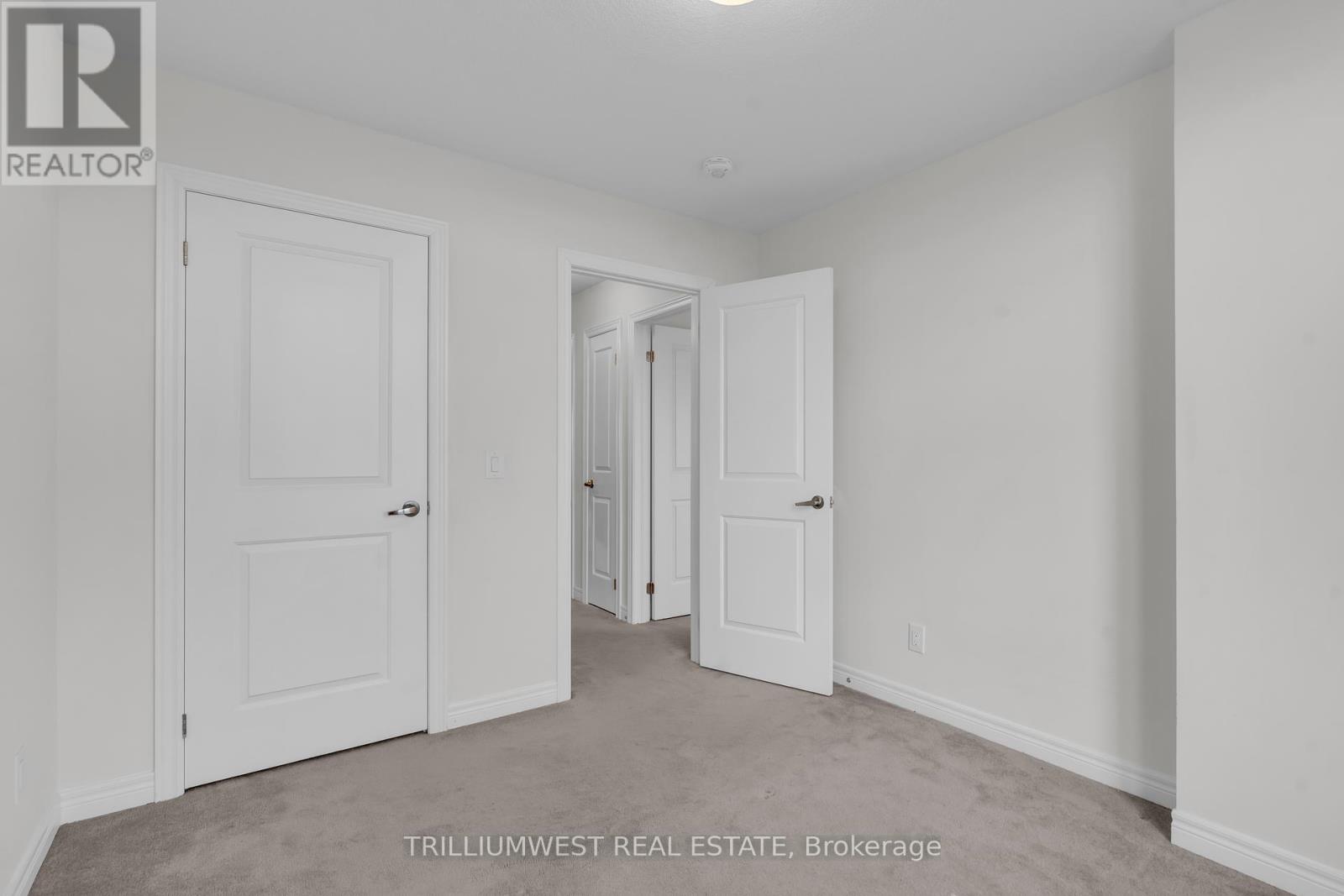 Photo 17 of 74 Reistwood Drive, Kitchener ON