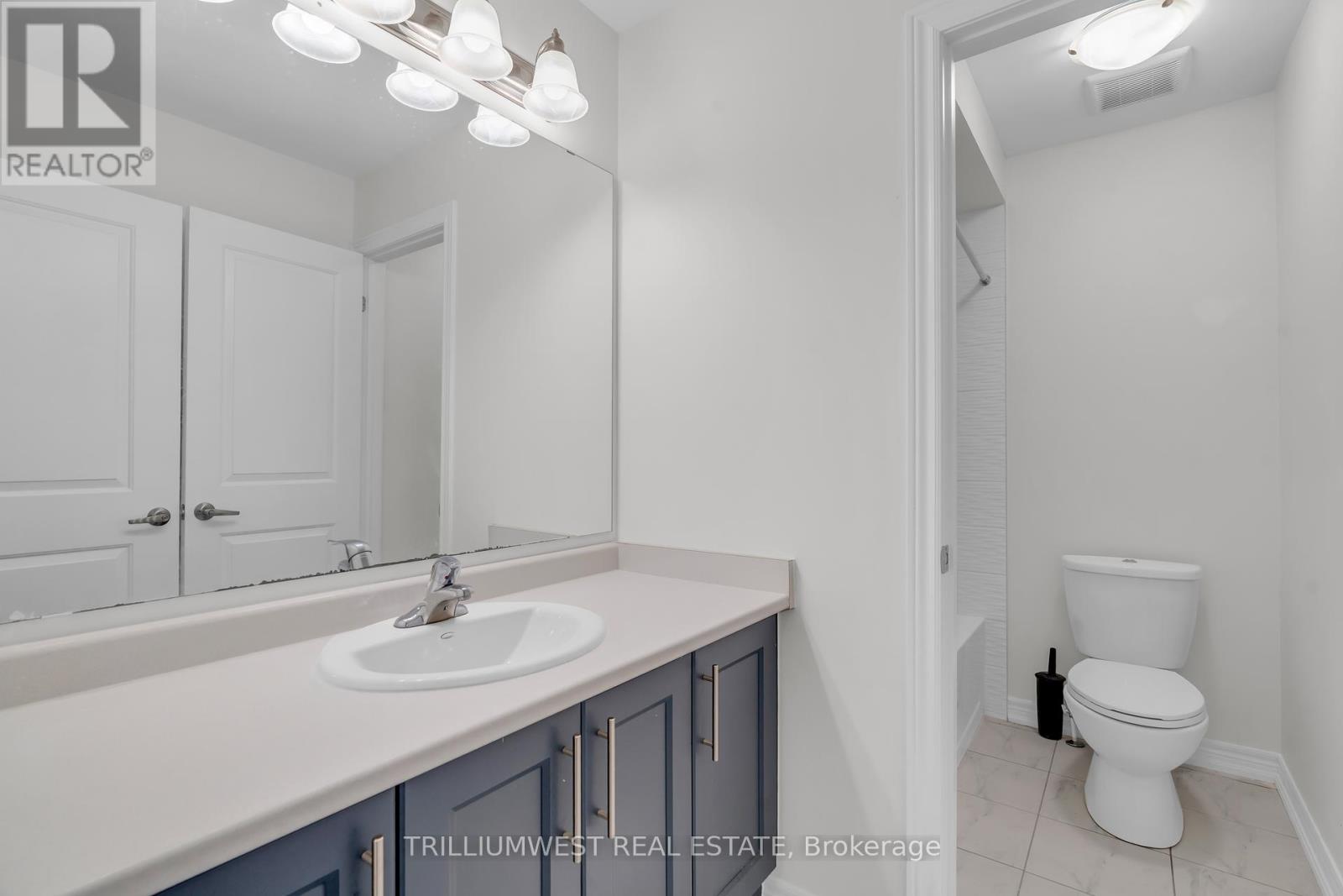Photo 15 of 74 Reistwood Drive, Kitchener ON