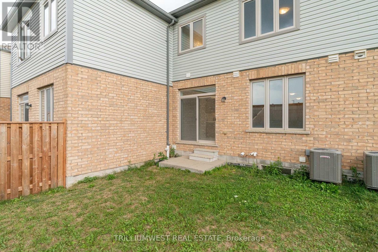 Photo 16 of 74 Reistwood Drive, Kitchener ON