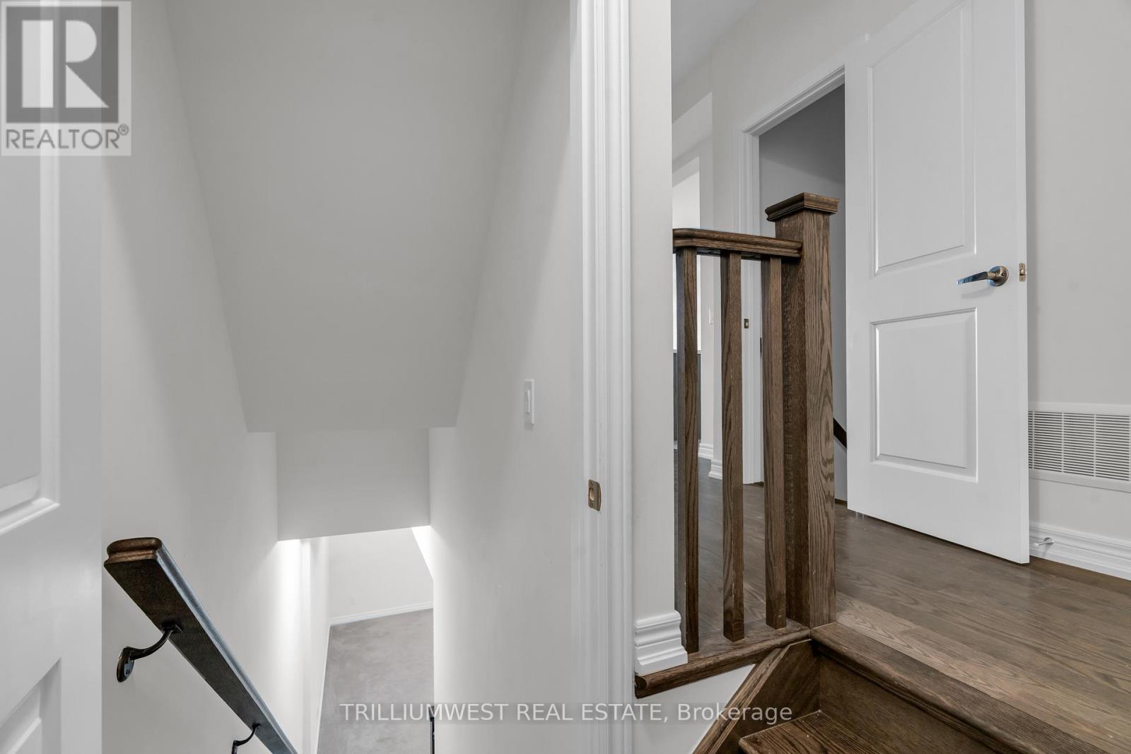 Photo 24 of 74 Reistwood Drive, Kitchener ON