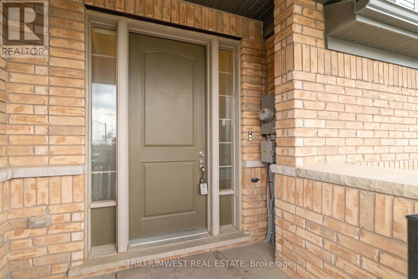 Photo 22 of 74 Reistwood Drive, Kitchener ON