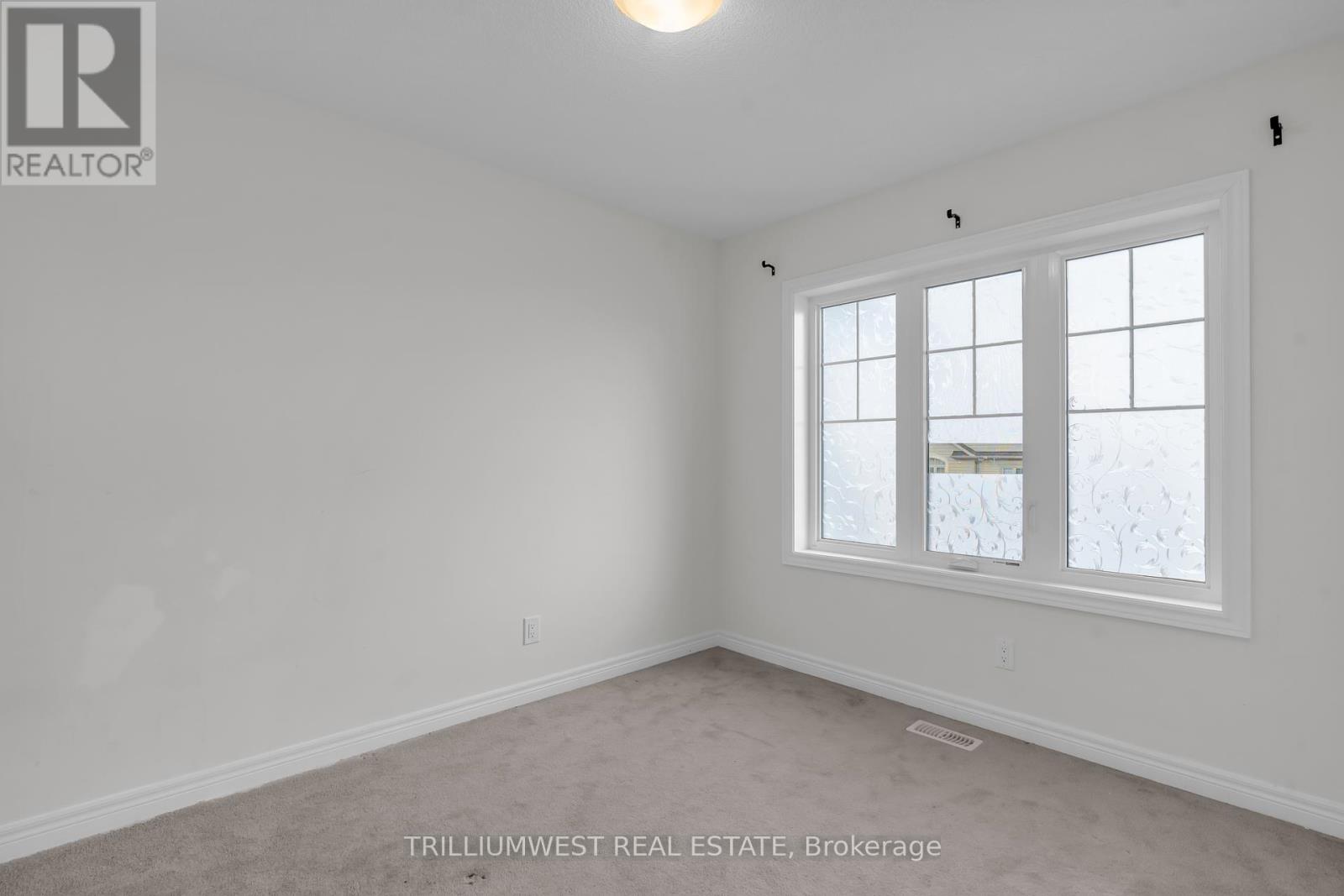 Photo 30 of 74 Reistwood Drive, Kitchener ON