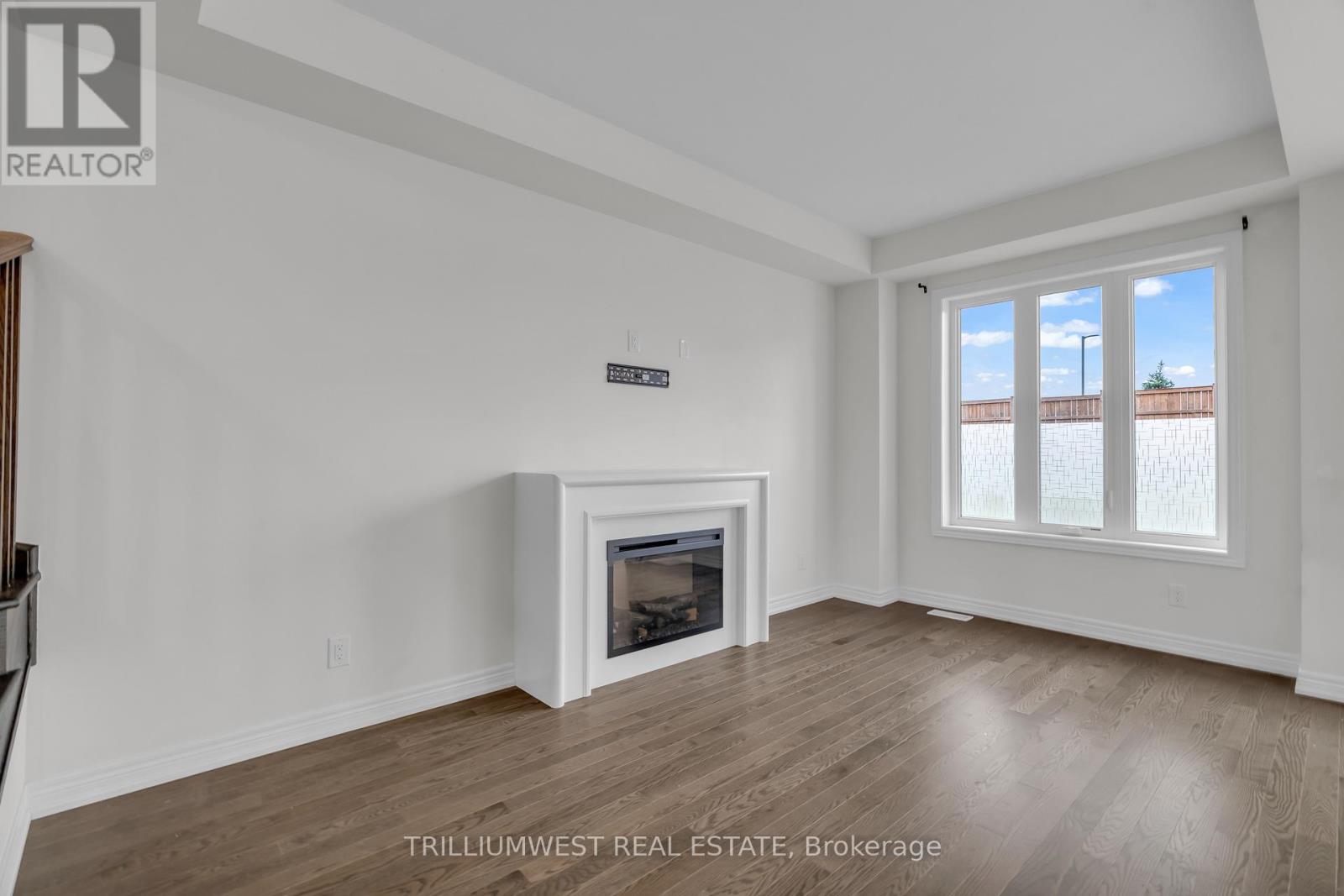 Photo 5 of 74 Reistwood Drive, Kitchener ON