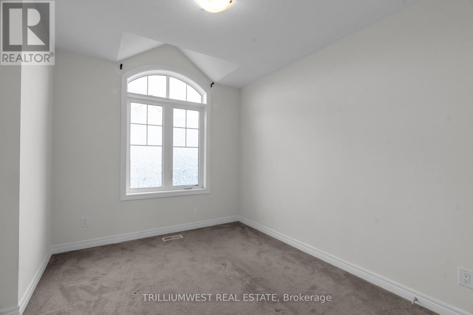 Photo 40 of 74 Reistwood Drive, Kitchener ON