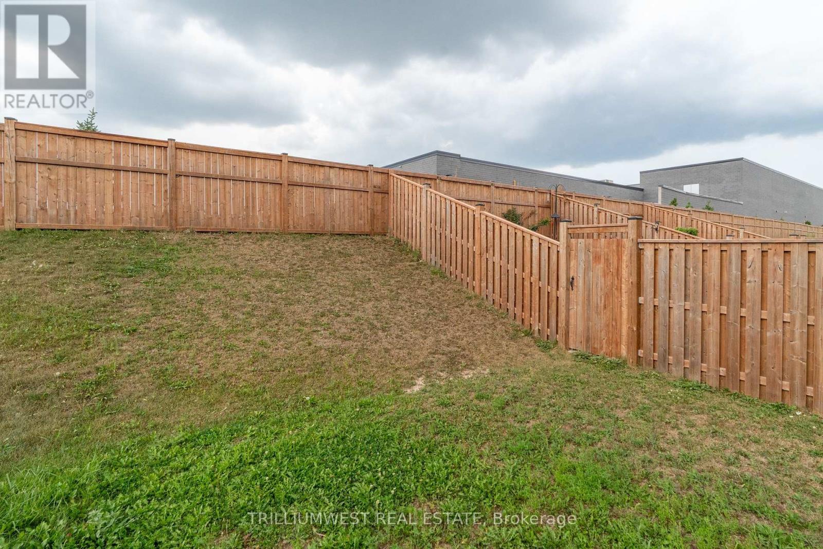 Photo 31 of 74 Reistwood Drive, Kitchener ON