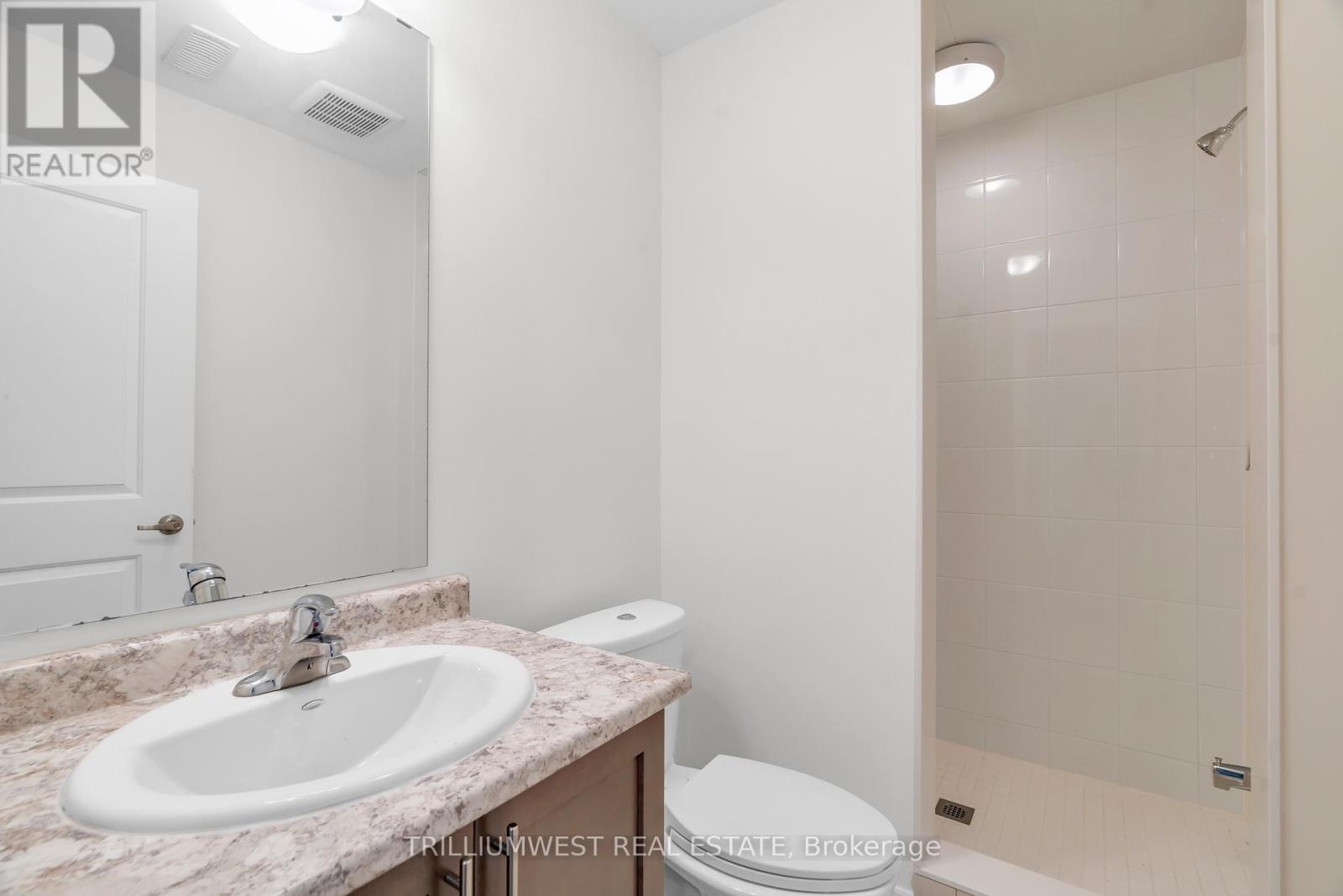 Photo 39 of 74 Reistwood Drive, Kitchener ON