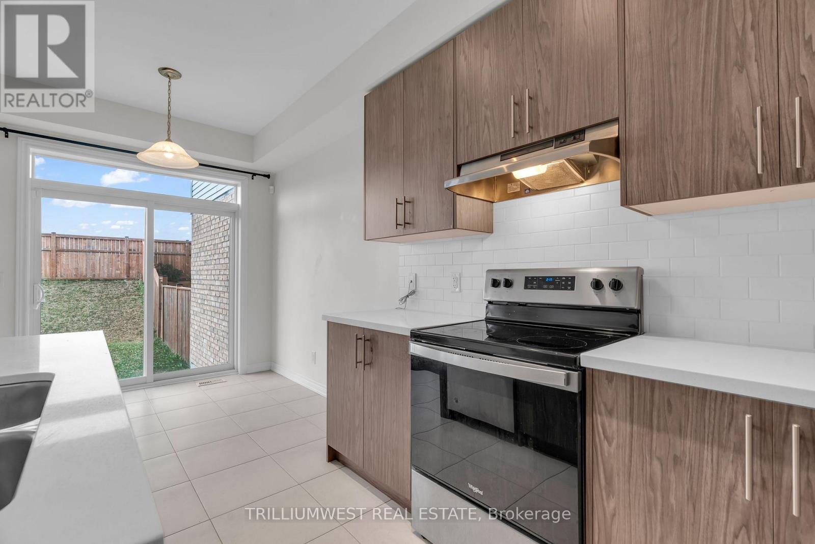 Photo 25 of 74 Reistwood Drive, Kitchener ON