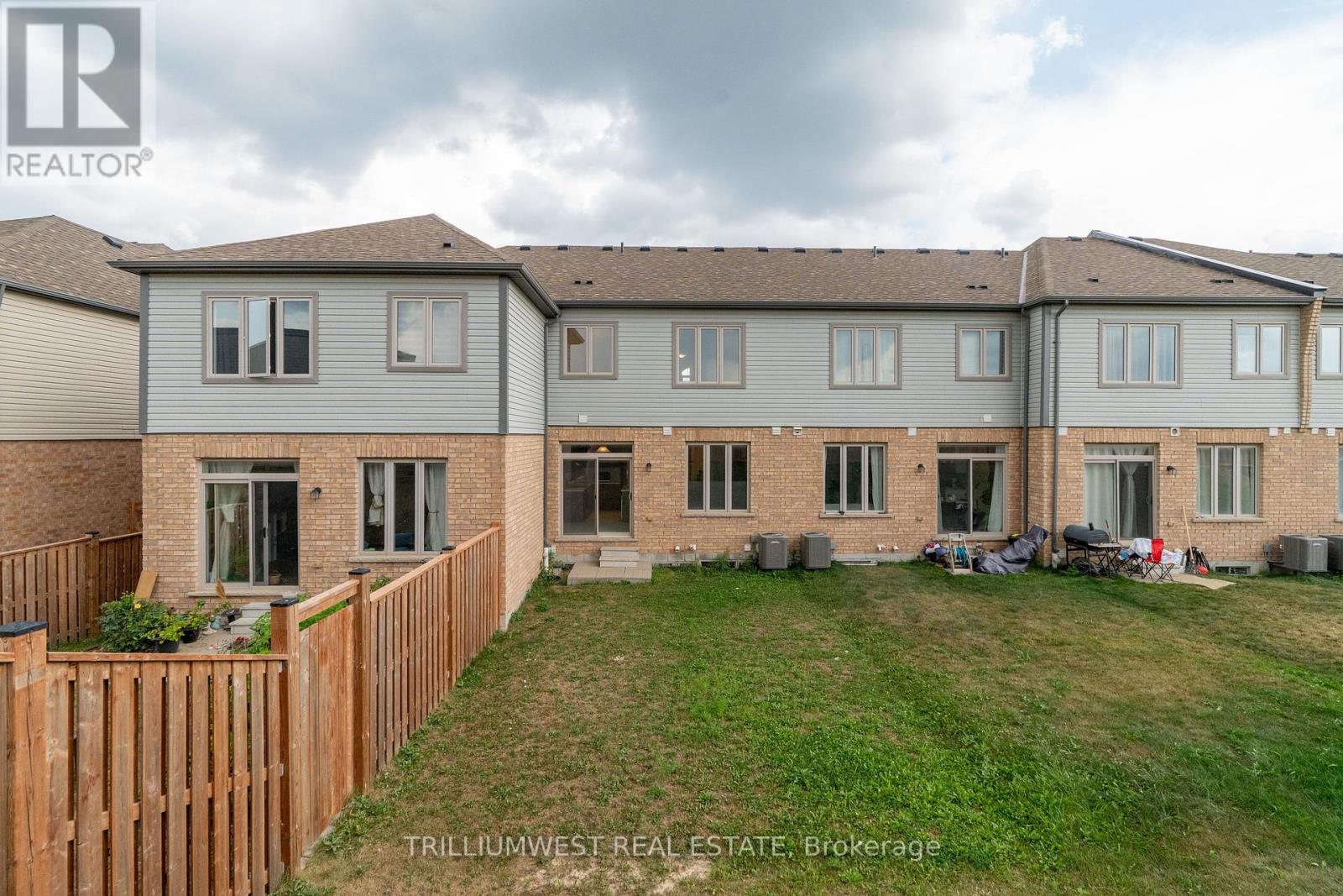 Photo 11 of 74 Reistwood Drive, Kitchener ON
