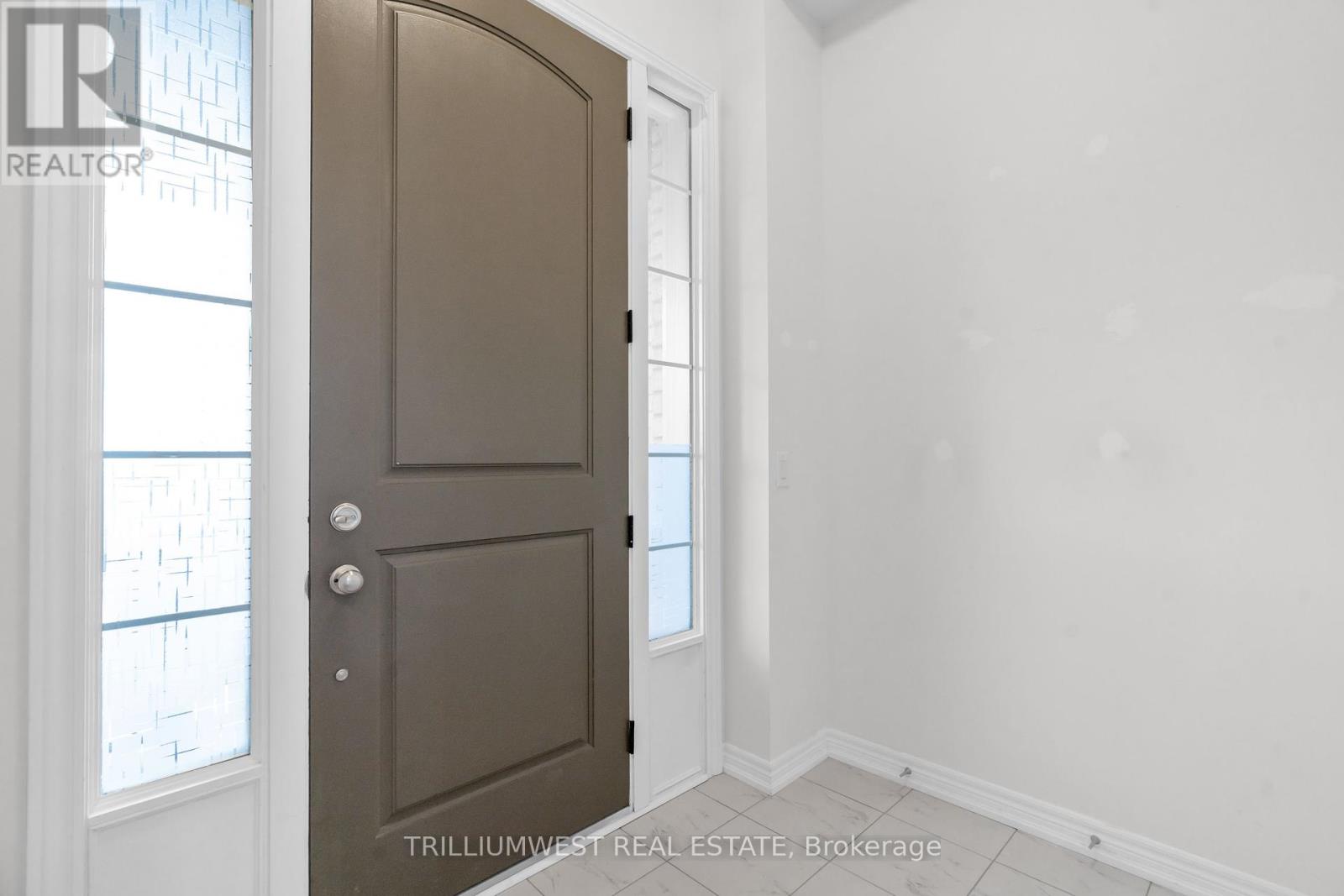 Photo 33 of 74 Reistwood Drive, Kitchener ON